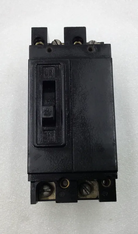 GE/General Electric TE22100 100 Amp 2 Pole 240V Circuit Breaker -Flawed Special Offer